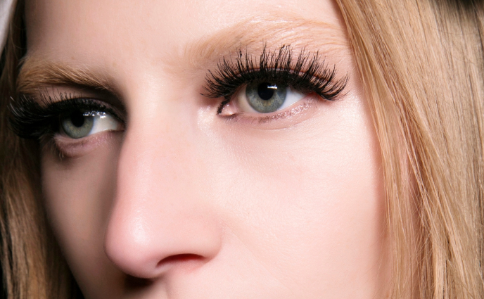 Mastering the Art of False Eyelashes