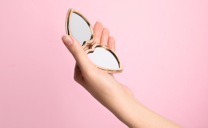 10 Best Compact Mirrors To Achieve Your Finest Look Anytime, Anywhere 